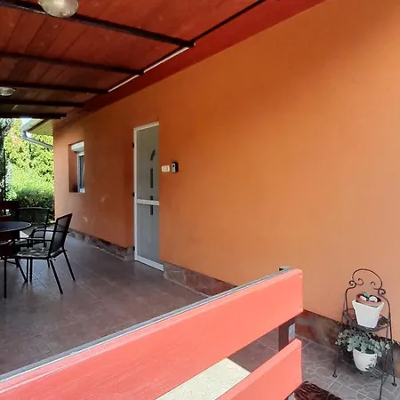 別荘 Mia Ordacsehi