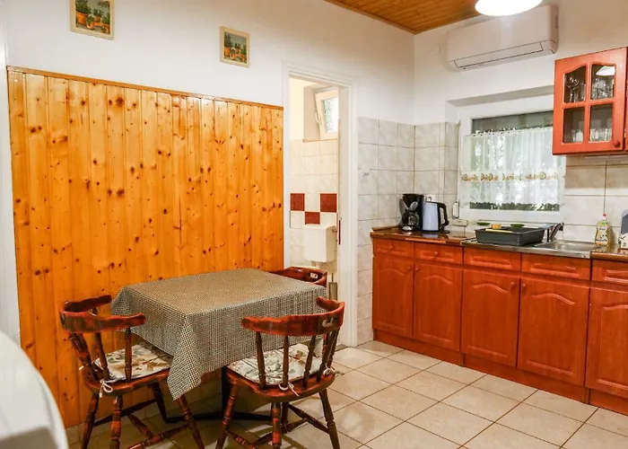 Holiday home Mia